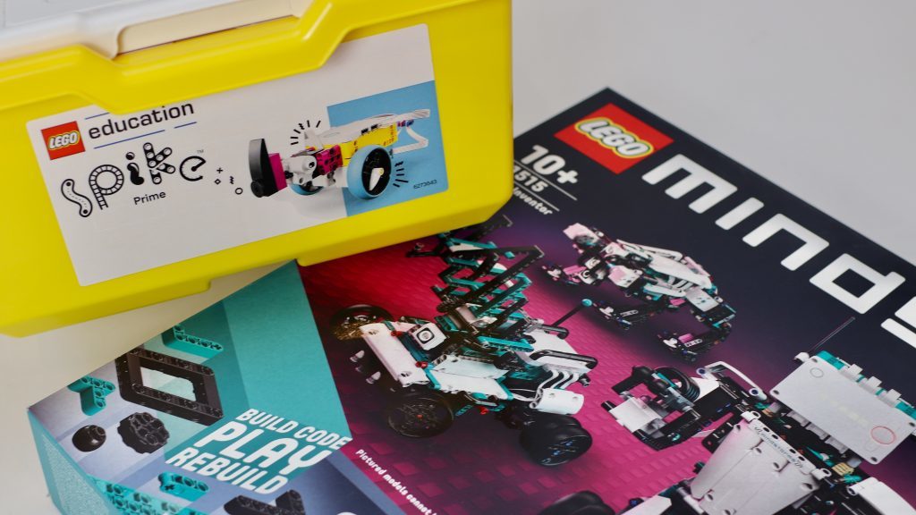 LEGO 51515 vs. SPIKE Prime closeup